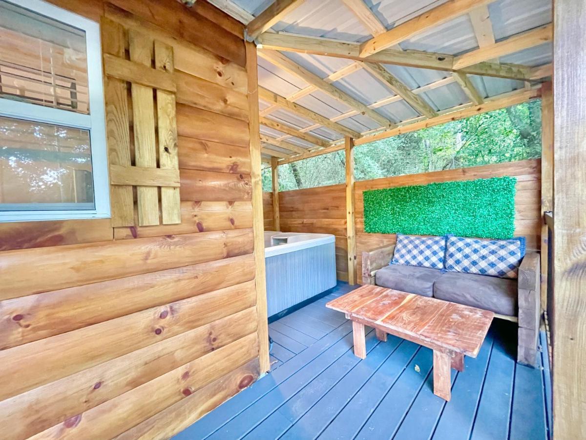 New Tiny Cabin Hot Tub Firepit Fenced Yard Sevierville Exteriér fotografie