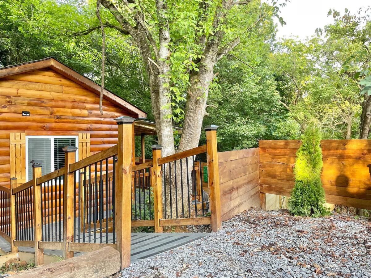 New Tiny Cabin Hot Tub Firepit Fenced Yard Sevierville Exteriér fotografie
