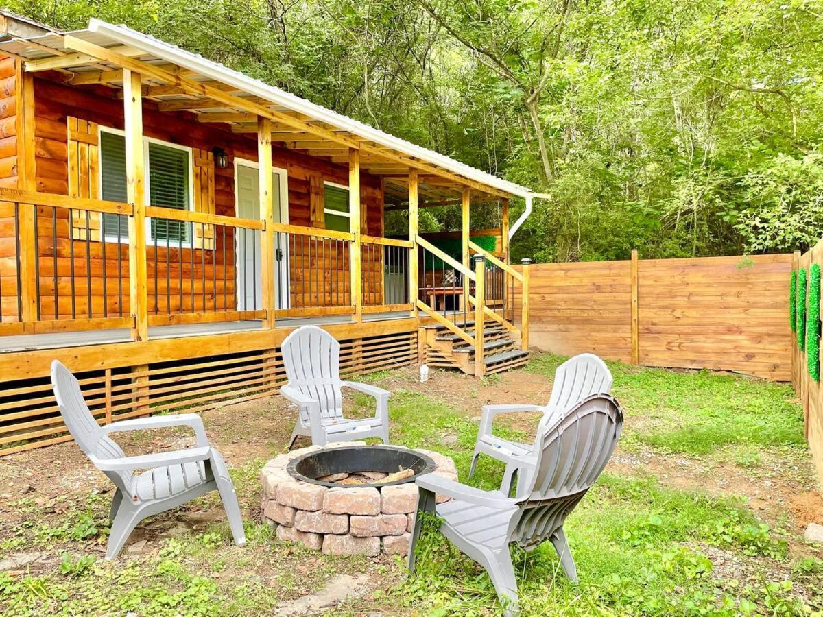 New Tiny Cabin Hot Tub Firepit Fenced Yard Sevierville Exteriér fotografie