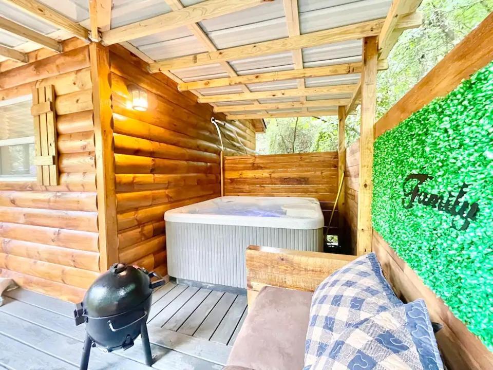 New Tiny Cabin Hot Tub Firepit Fenced Yard Sevierville Exteriér fotografie